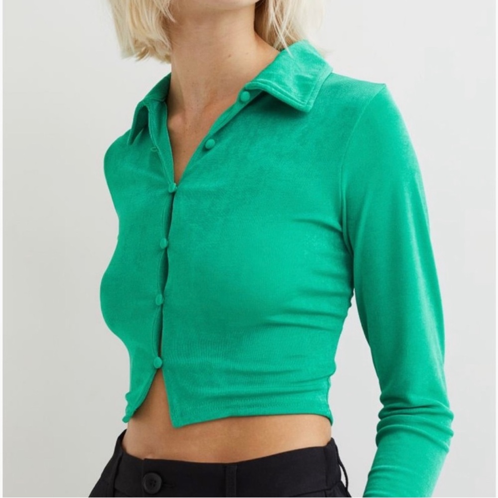 H&M Divided Small Cropped Button Up Shirt Womens Green Long Sleeve Slinky‎ Polo